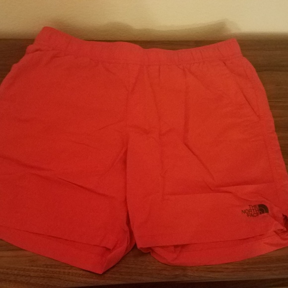 The north face flash dry red shorts size L - Picture 1 of 3